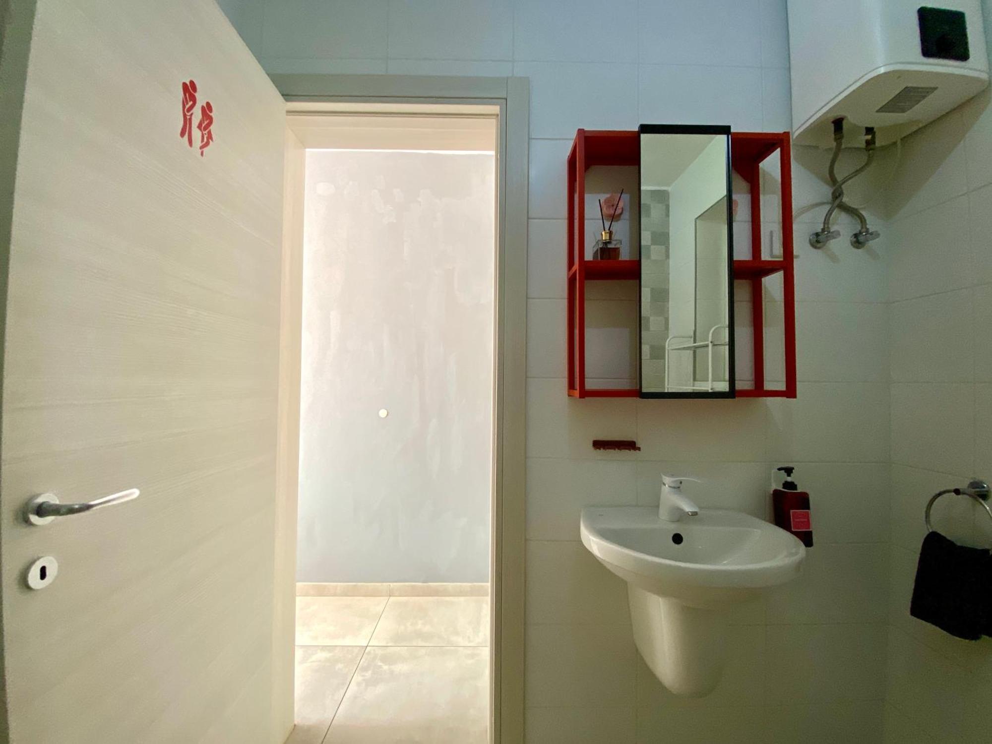 Central Private En-Suite With Balcony In Shared Residence Pietà Buitenkant foto